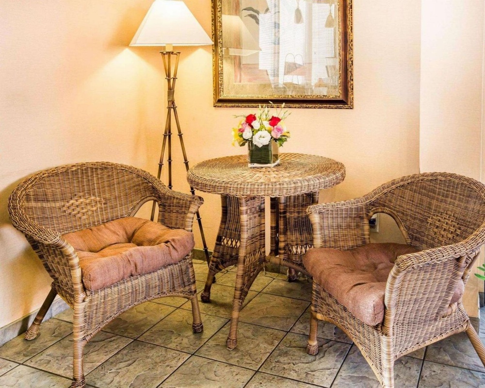California Inn and Suites Bakersfield